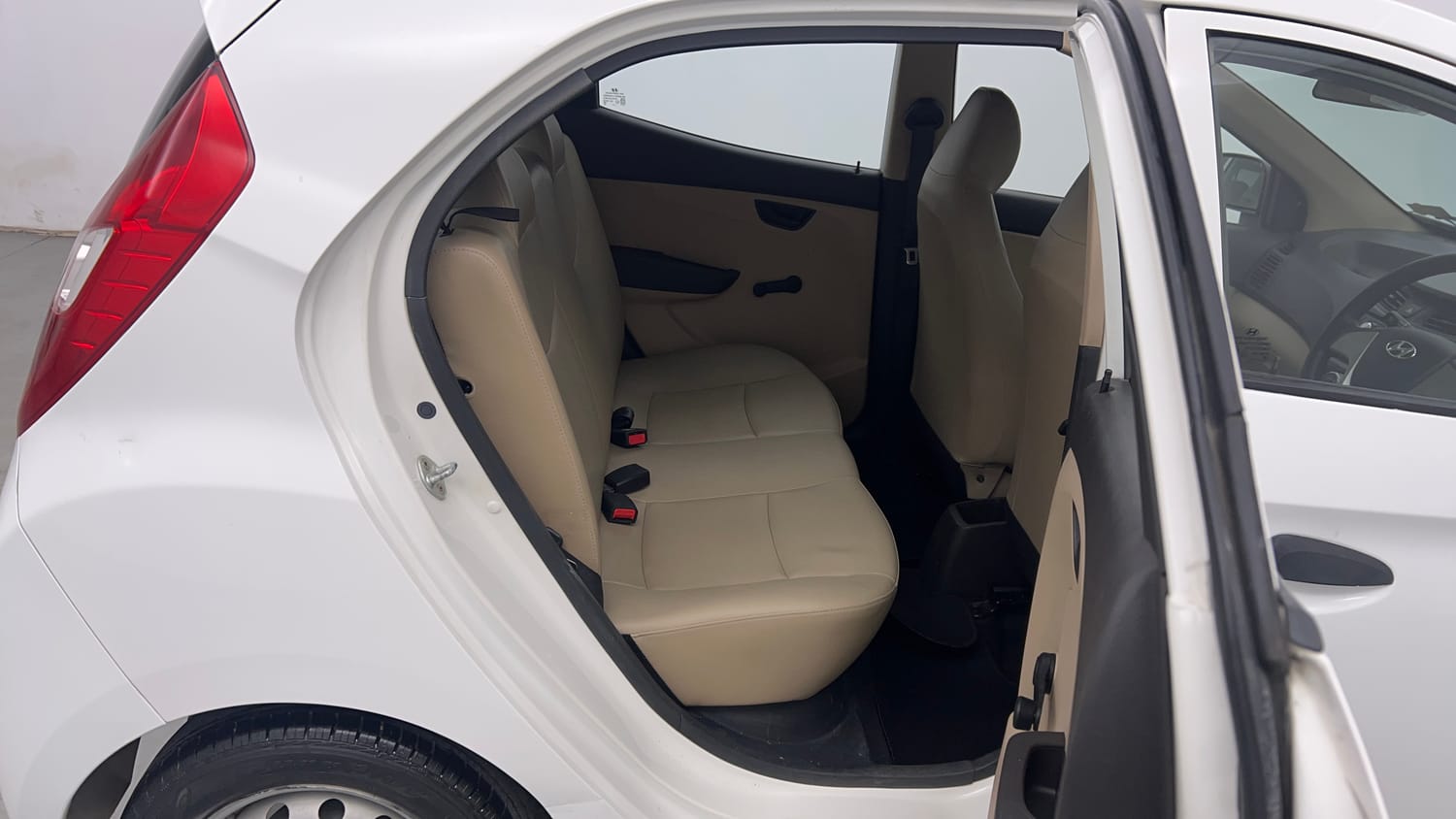 Used 2018 Hyundai Eon Era + AirBag Petrol Manual interior RIGHT SIDE REAR DOOR CABIN VIEW