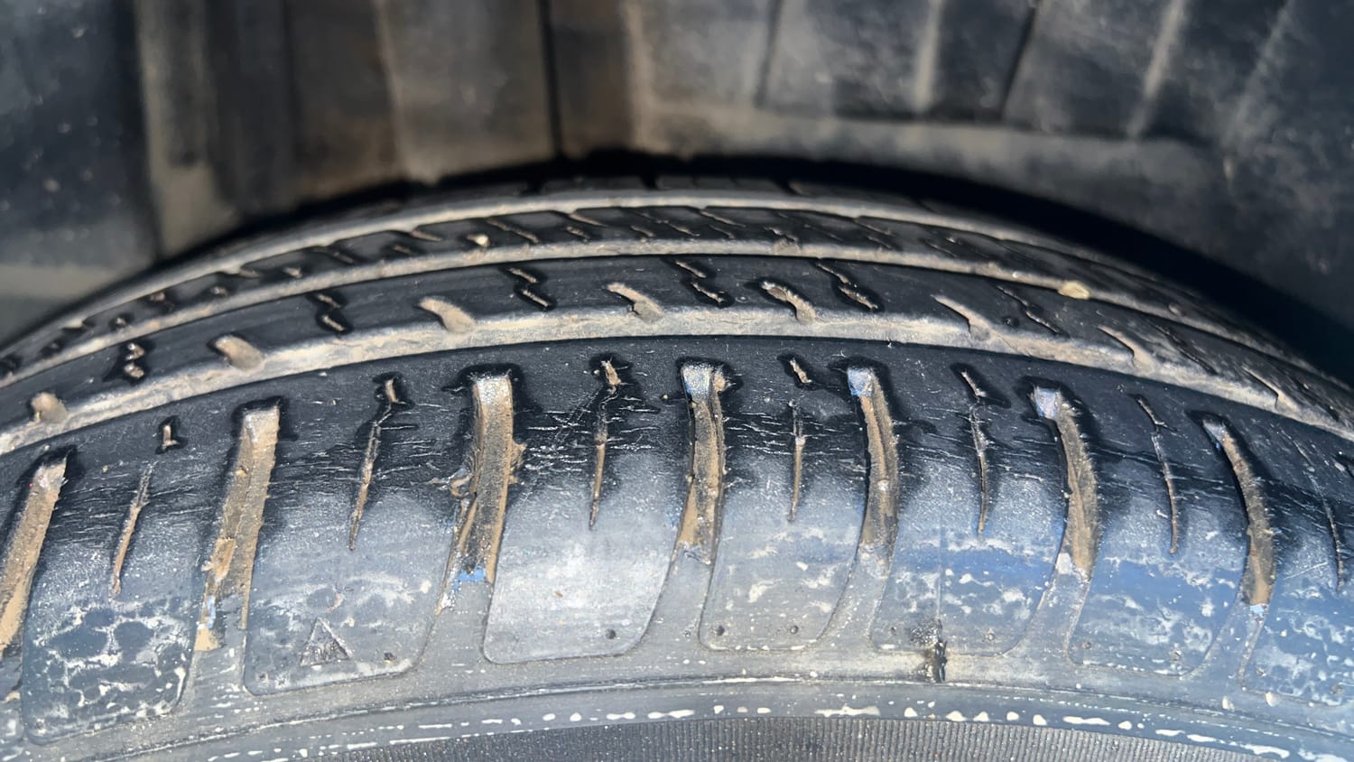 Used 2021 Maruti Suzuki Dzire VXi AGS Petrol Automatic tyres RIGHT REAR TYRE TREAD VIEW