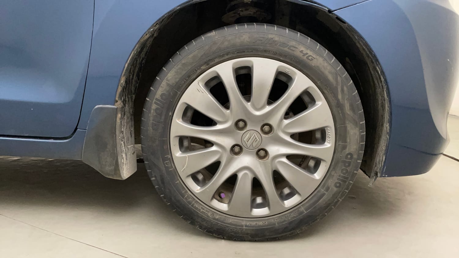 Used 2018 Maruti Suzuki Baleno Zeta 1.2 AT Petrol Automatic tyres RIGHT FRONT TYRE RIM VIEW