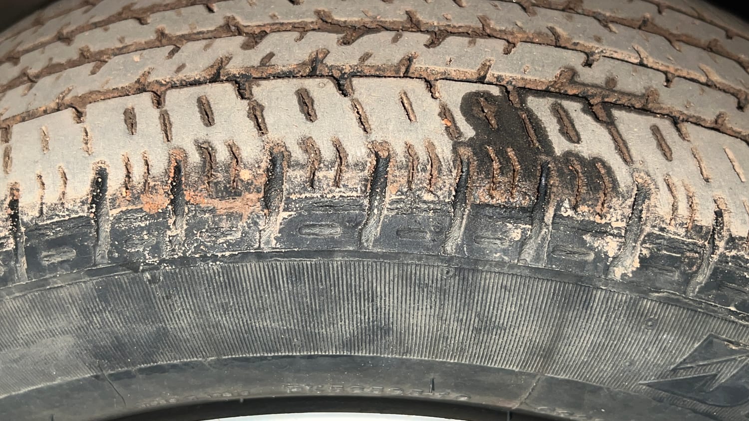 Used 2017 Maruti Suzuki Alto K10 VXi Petrol Manual tyres LEFT FRONT TYRE TREAD VIEW