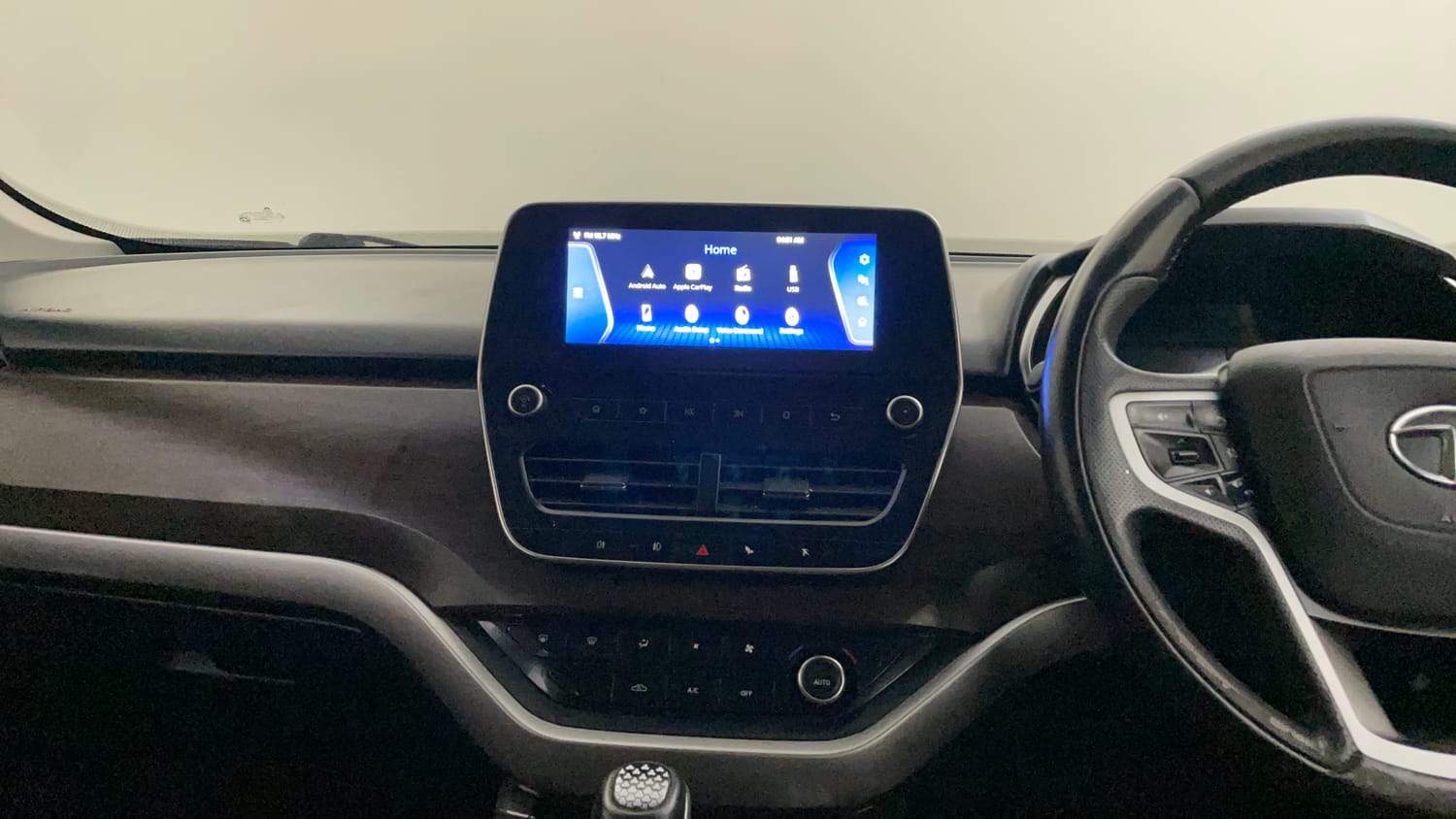 Used 2022 Tata Harrier XZA Plus Dual Tone Diesel Automatic interior MUSIC SYSTEM & AC CONTROL VIEW
