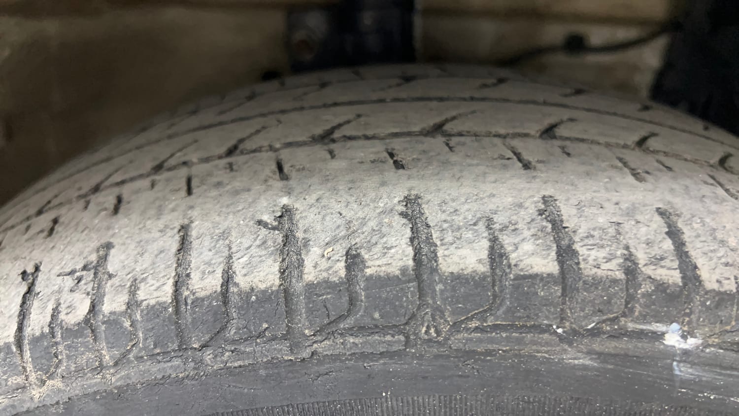 Used 2018 Maruti Suzuki Ertiga ZXI+ Petrol Manual tyres RIGHT FRONT TYRE TREAD VIEW