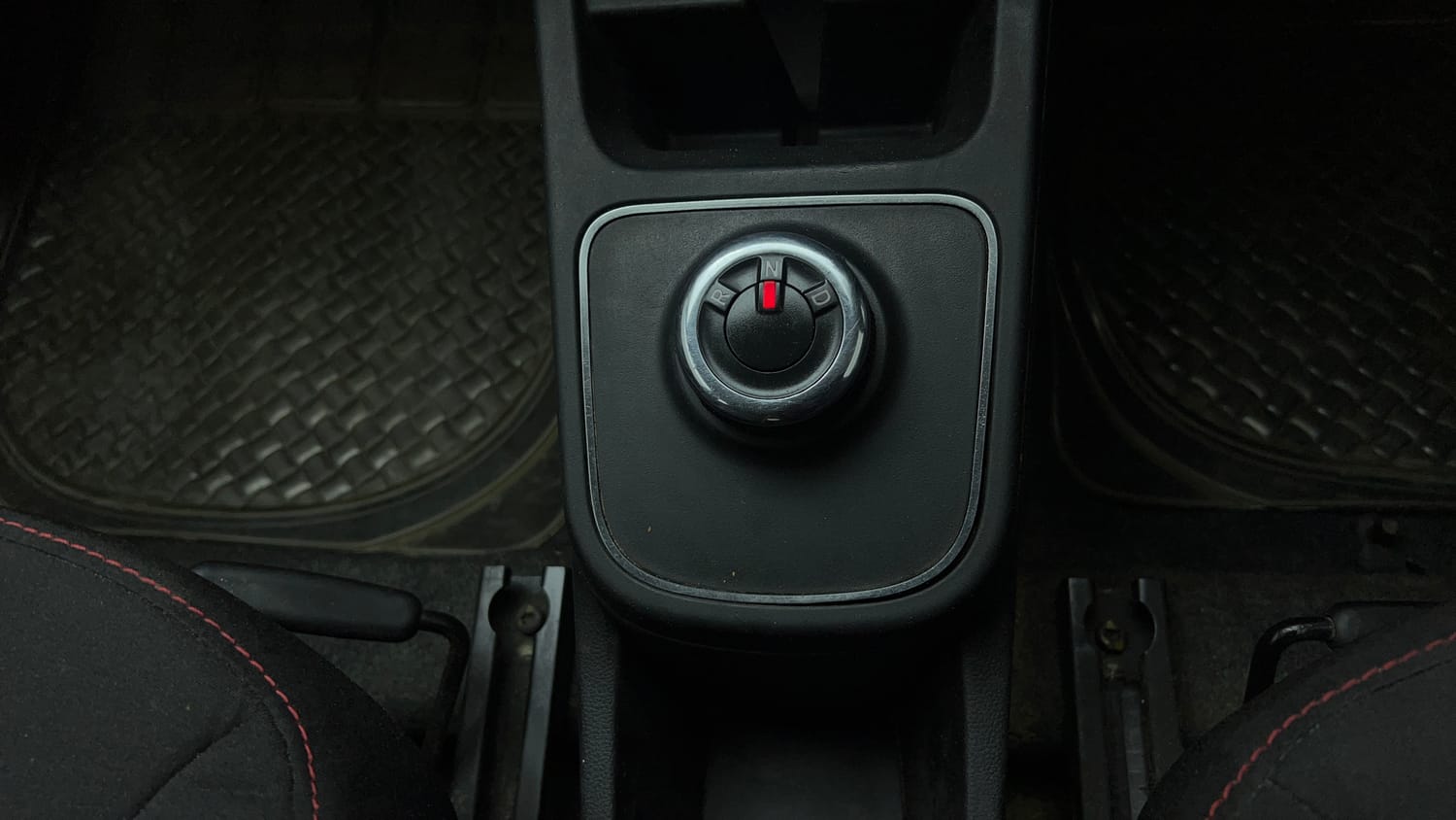 Used 2021 Renault Kwid RXT 1.0 AMT (O) Petrol Automatic interior GEAR  KNOB VIEW