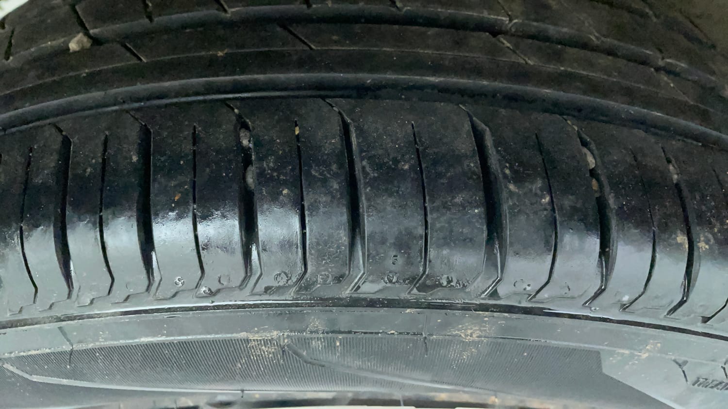 Used 2018 Maruti Suzuki Baleno Delta 1.2 Petrol Manual tyres RIGHT REAR TYRE TREAD VIEW