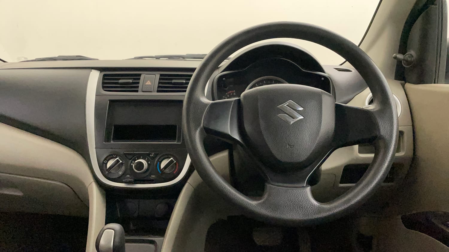 Used 2014 Maruti Suzuki Celerio VXi AMT Petrol Automatic interior STEERING VIEW