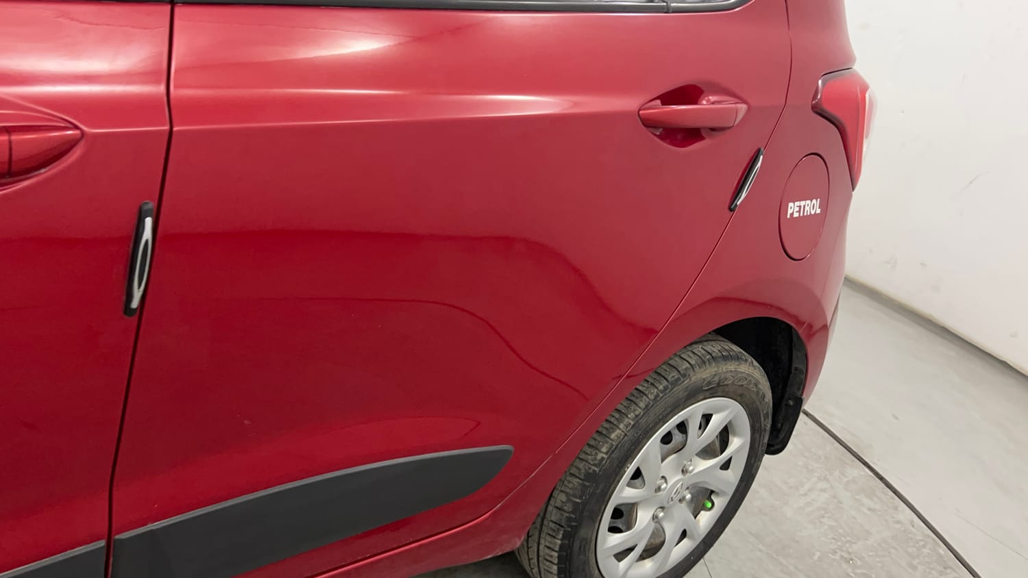 Used 2017 Hyundai Grand i10 Sportz (O) 1.2 Kappa VTVT Petrol Manual dents MINOR SCRATCH