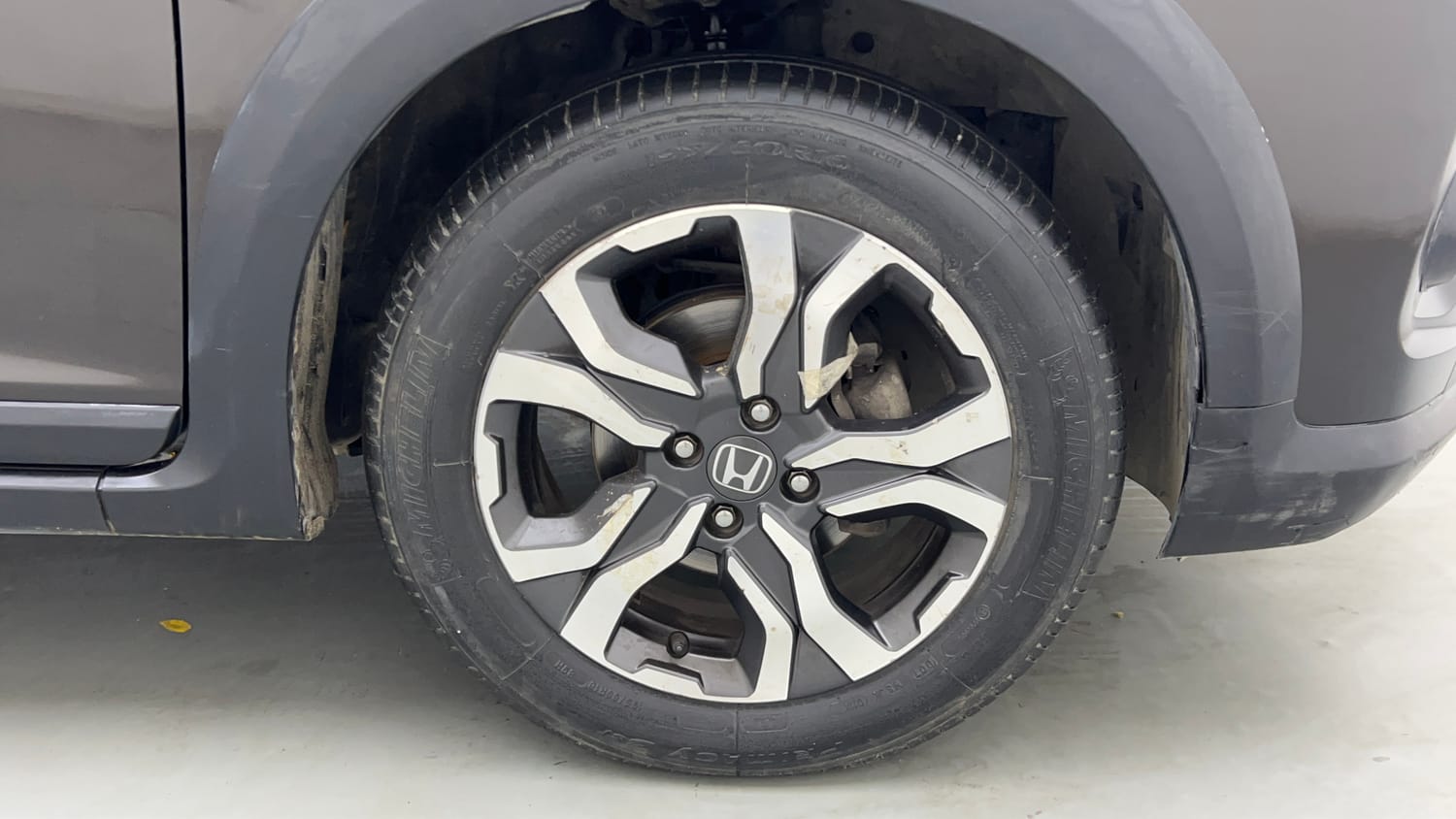 Used 2018 Honda WR-V VX MT Petrol Petrol Manual tyres RIGHT FRONT TYRE RIM VIEW