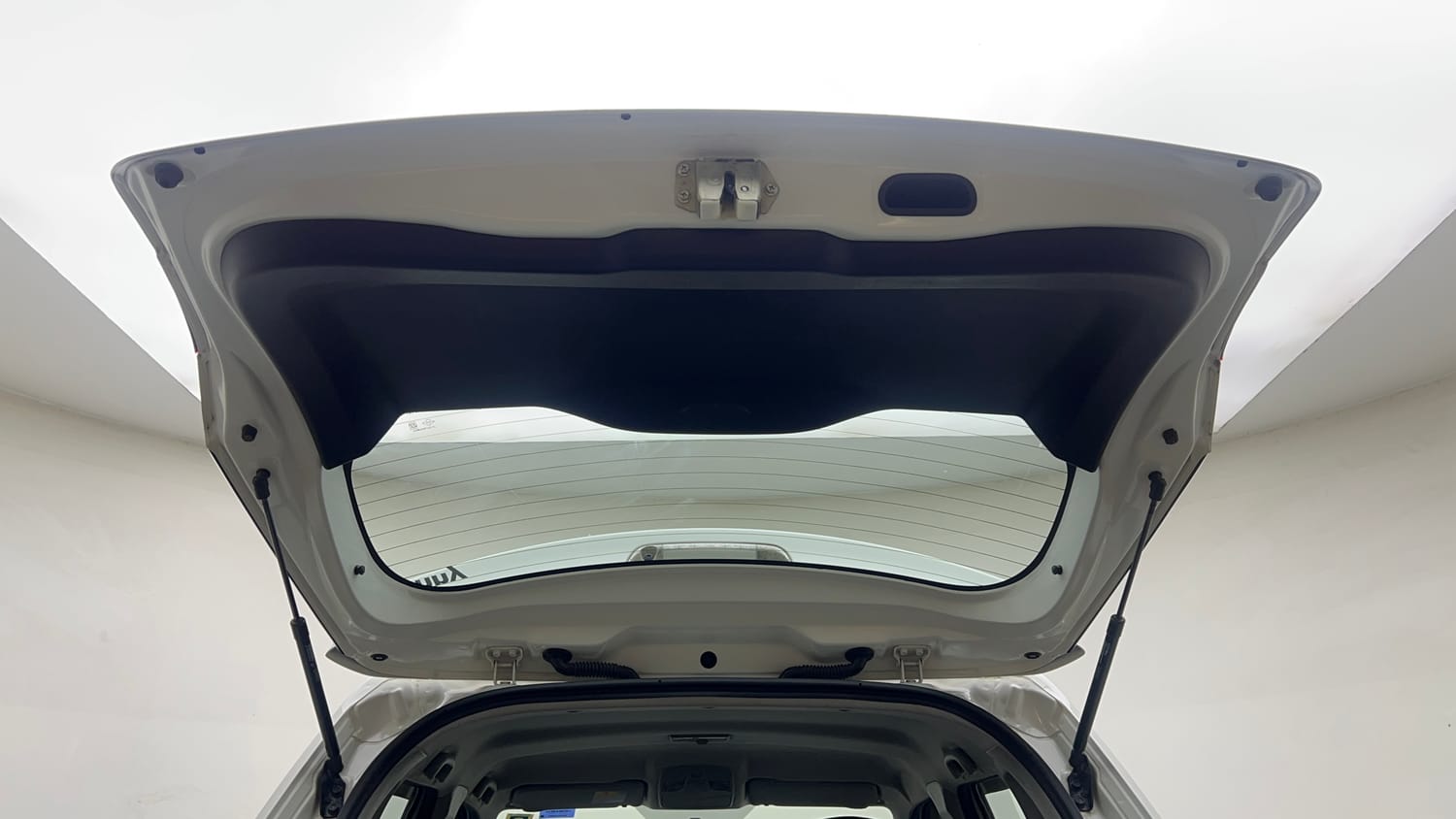Used 2021 maruti-suzuki Vitara Brezza ZXi Petrol Manual interior DICKY DOOR OPEN VIEW