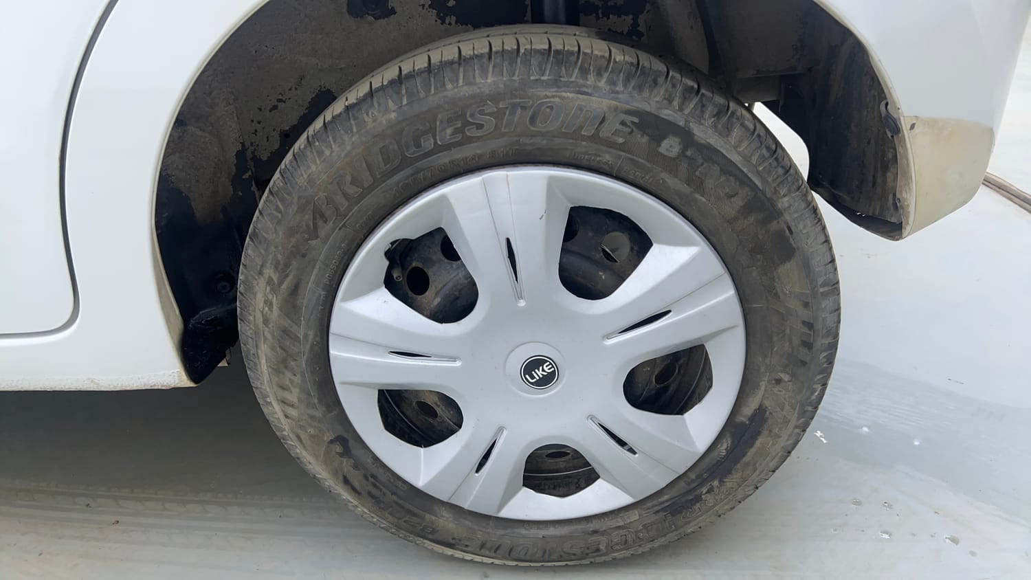 Used 2017 Maruti Suzuki Celerio VXi Petrol Manual tyres LEFT REAR TYRE RIM VIEW