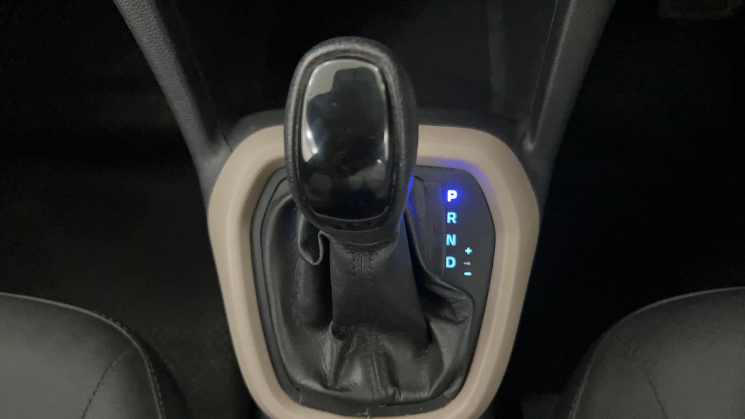 Used 2014 Hyundai Grand i10 Asta AT 1.2 Kappa VTVT Petrol Automatic interior GEAR  KNOB VIEW