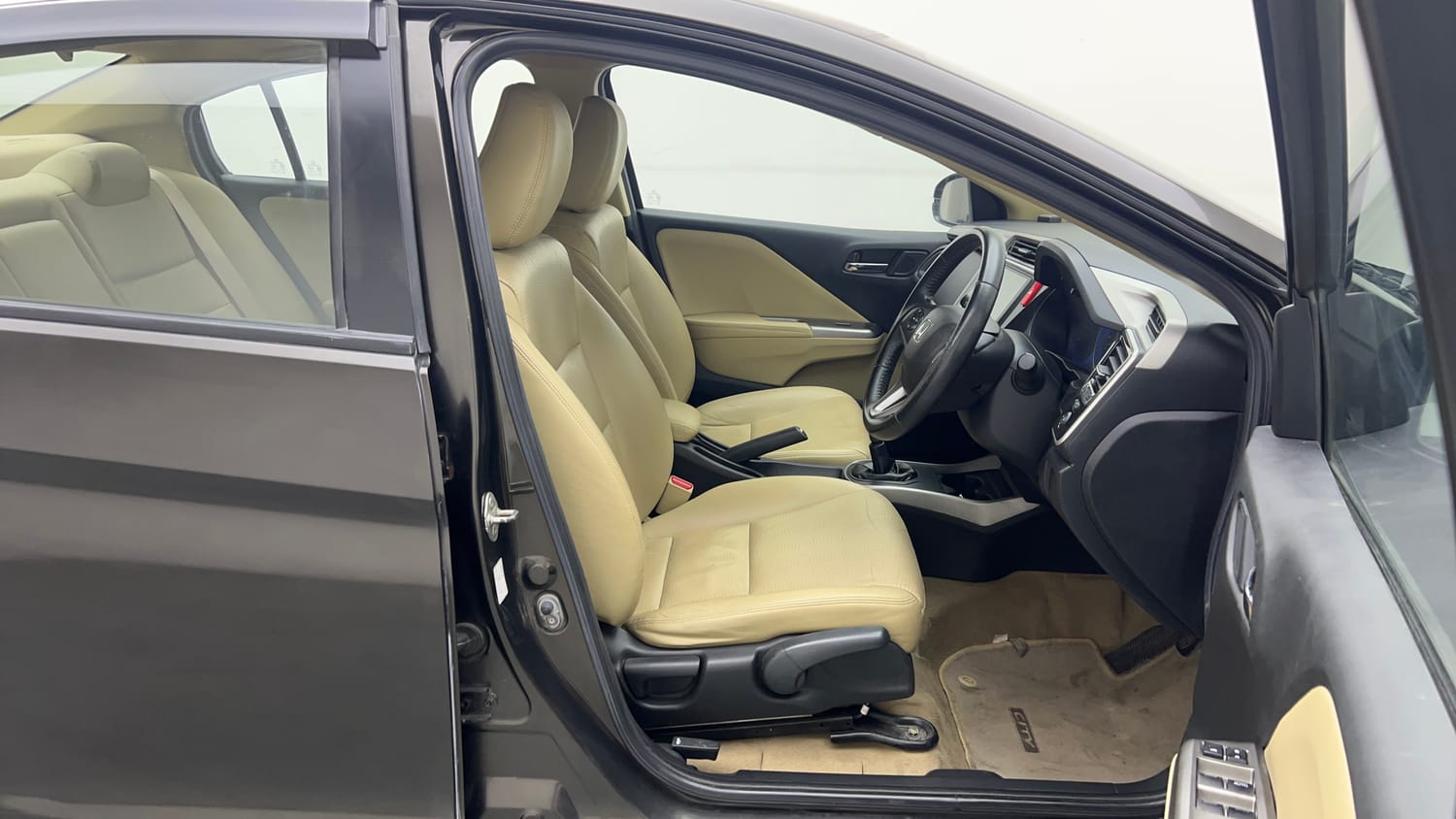 Used 2016 Honda City VX Petrol Manual interior RIGHT SIDE FRONT DOOR CABIN VIEW