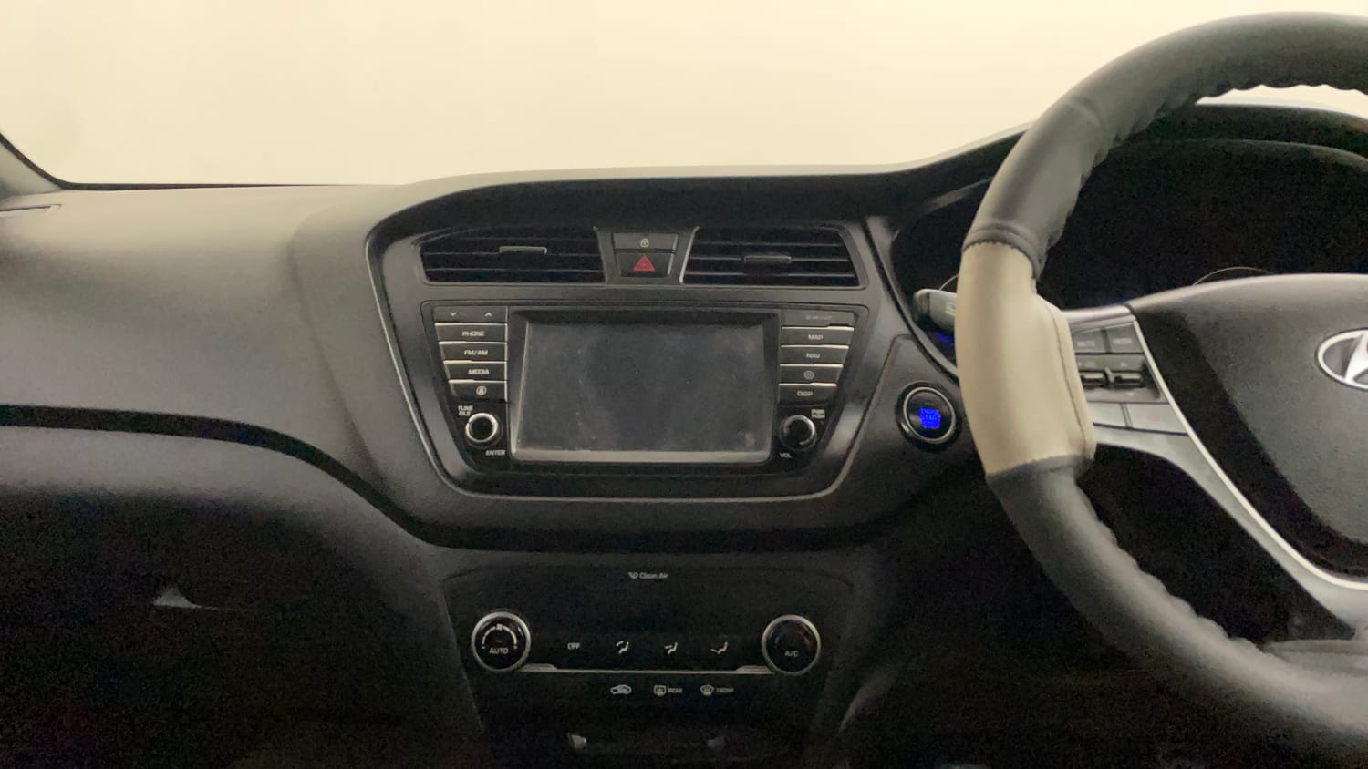 Used 2016 Hyundai i20 Active 1.2 SX Petrol Manual interior MUSIC SYSTEM & AC CONTROL VIEW