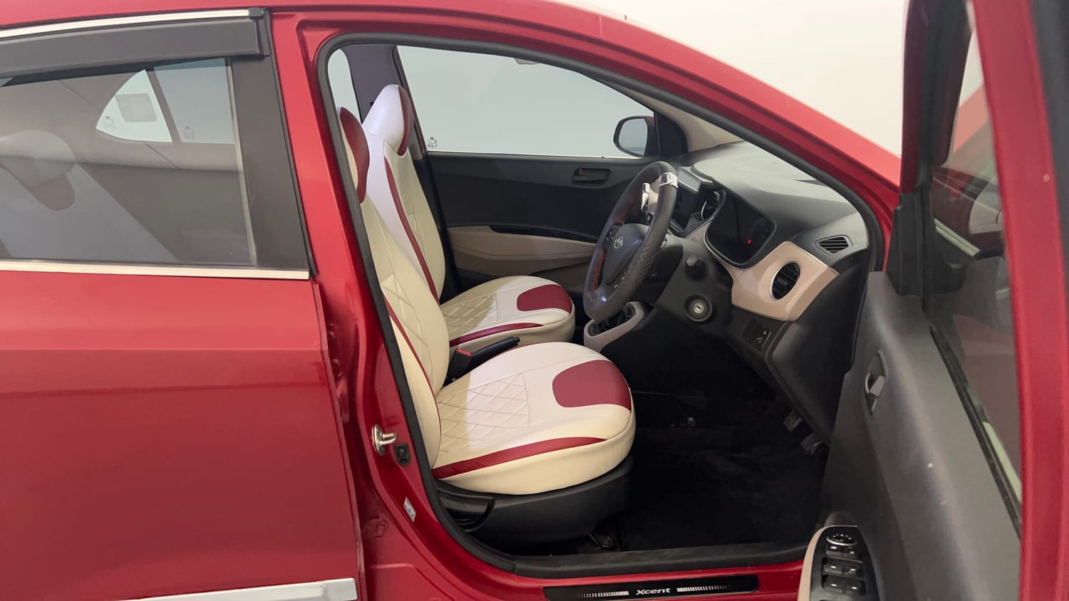 Used 2019 Hyundai Xcent S Petrol Manual interior RIGHT SIDE FRONT DOOR CABIN VIEW