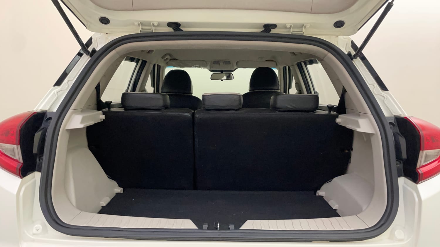 Used 2021 Mahindra XUV 300 W8 1.2 Petrol Petrol Manual interior DICKY INSIDE VIEW