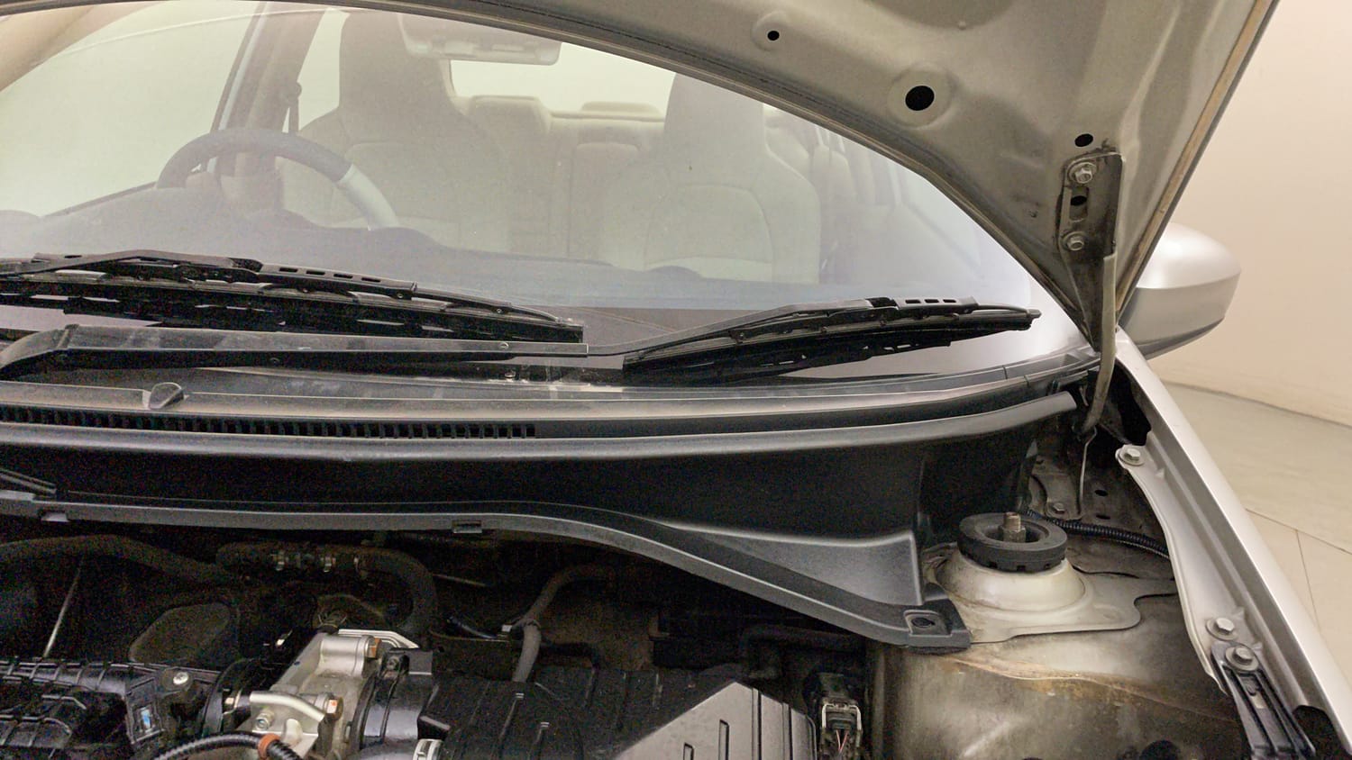 Used 2014 Honda Amaze 1.2 S AT i-VTEC Petrol Automatic engine ENGINE LEFT SIDE HINGE & APRON VIEW