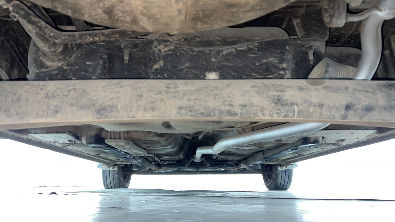 Used 2019 Hyundai Santro Asta Petrol Manual extra REAR UNDERBODY VIEW (TAKEN FROM REAR)