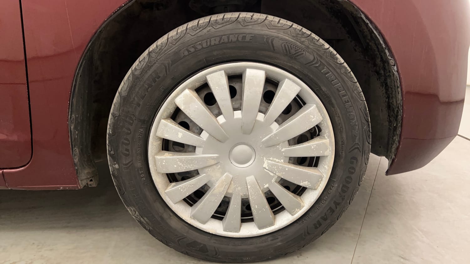 Used 2015 Honda Jazz SV Petrol Petrol Manual tyres RIGHT FRONT TYRE RIM VIEW