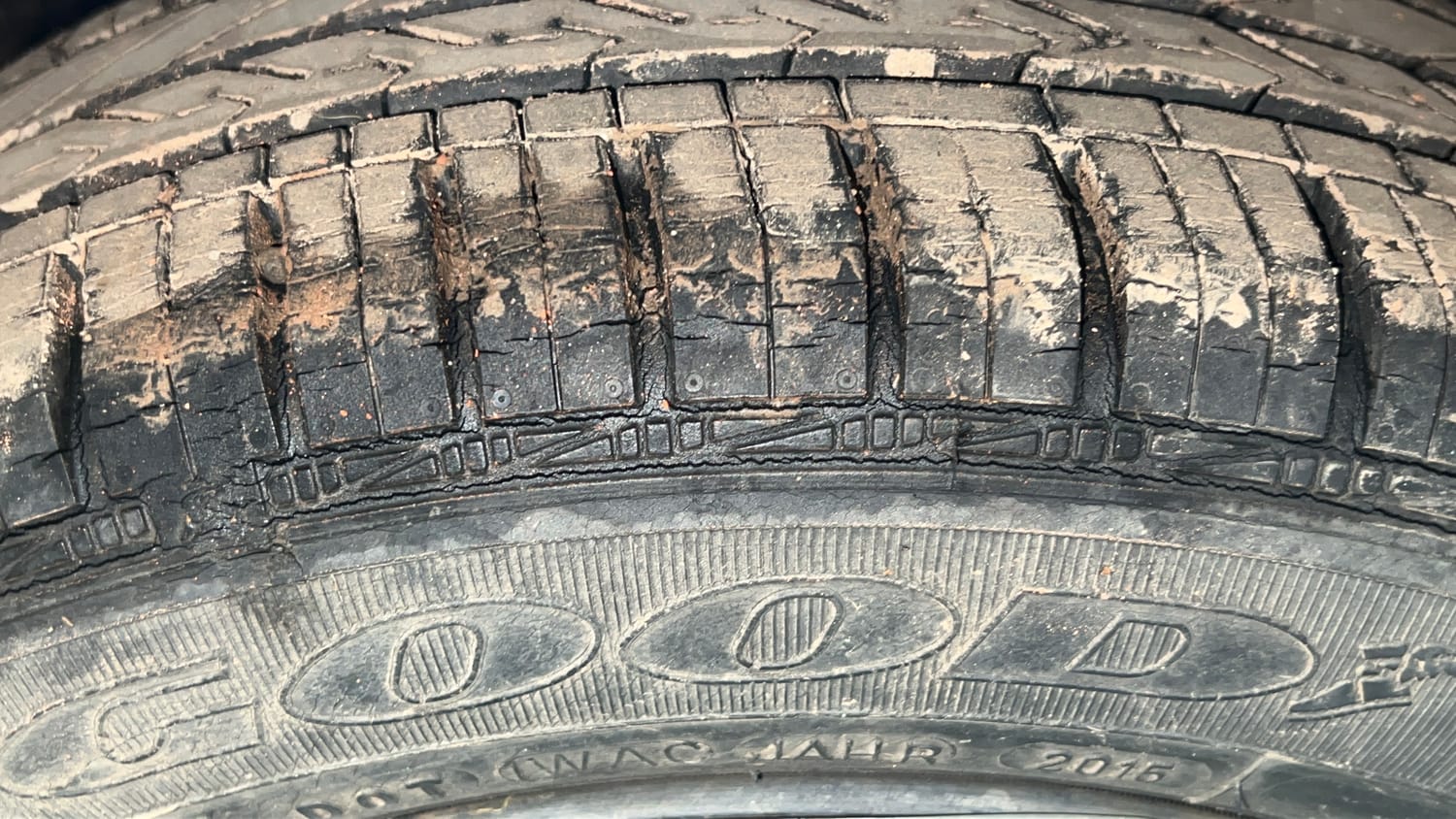 Used 2015 Hyundai Xcent S 1.2 Petrol Manual tyres RIGHT FRONT TYRE TREAD VIEW