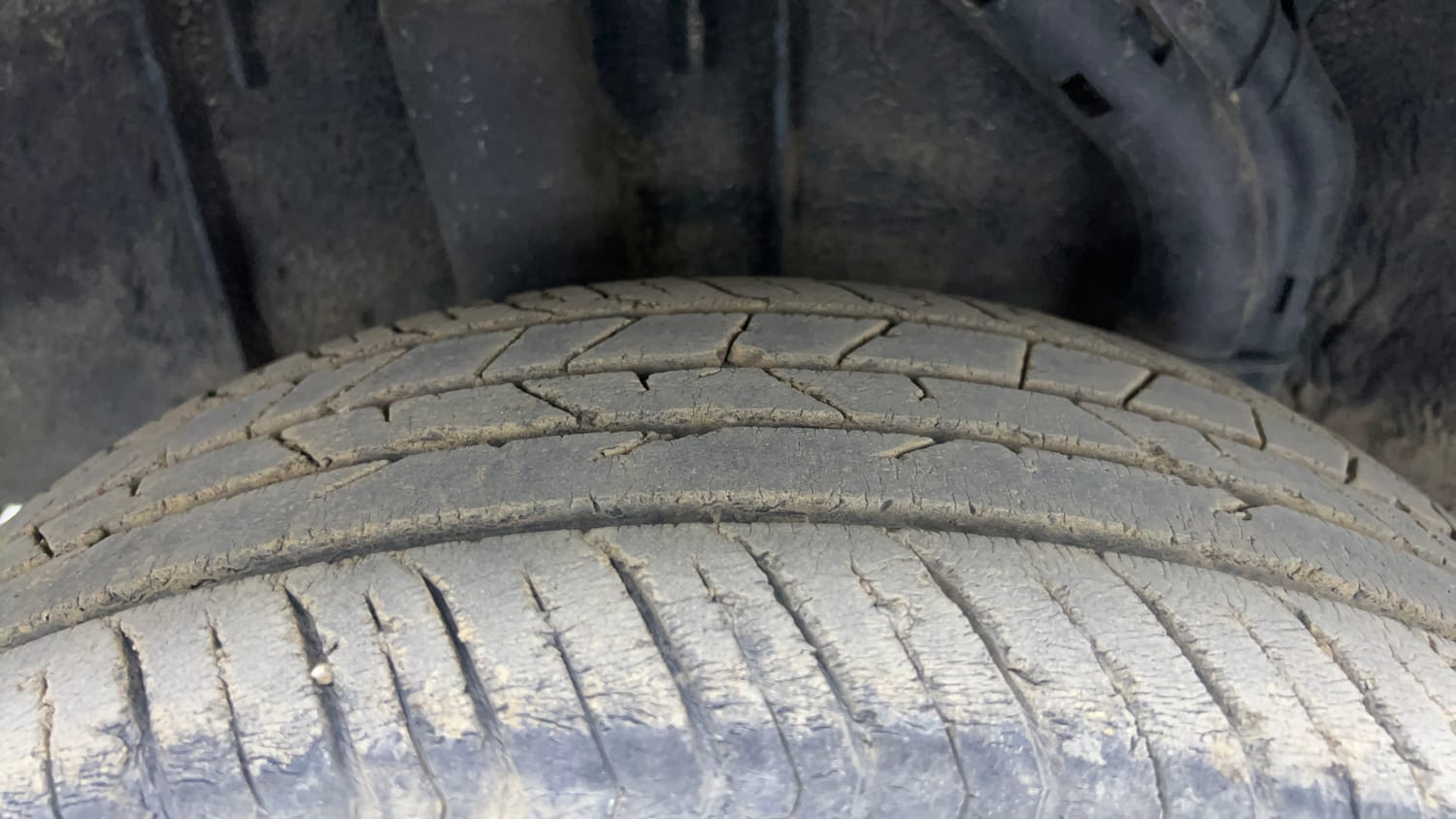Used 2021 Renault Kiger RXT AMT Dual Tone Petrol Automatic tyres RIGHT REAR TYRE TREAD VIEW