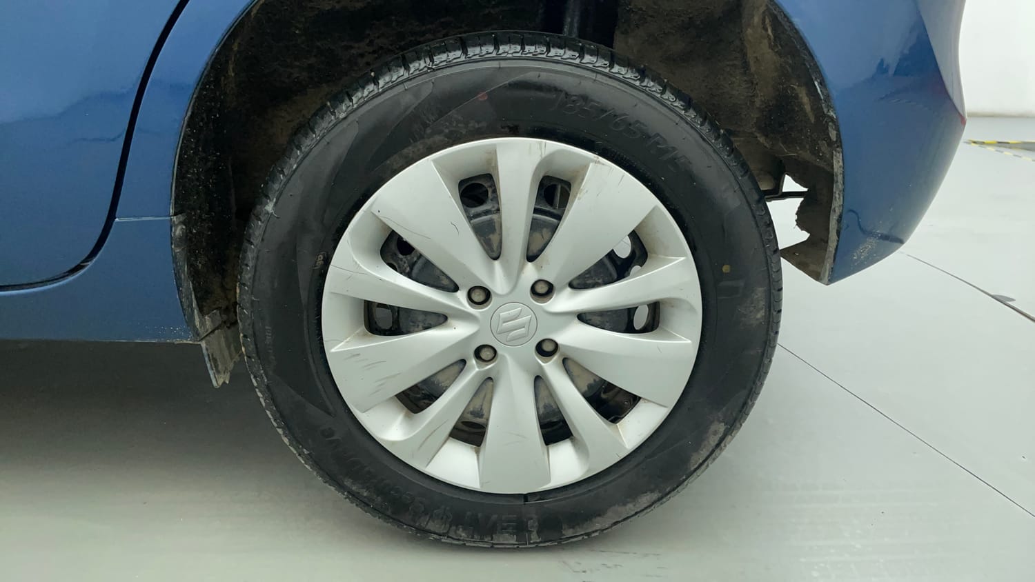 Used 2018 Maruti Suzuki Baleno Delta 1.2 Petrol Manual tyres LEFT REAR TYRE RIM VIEW