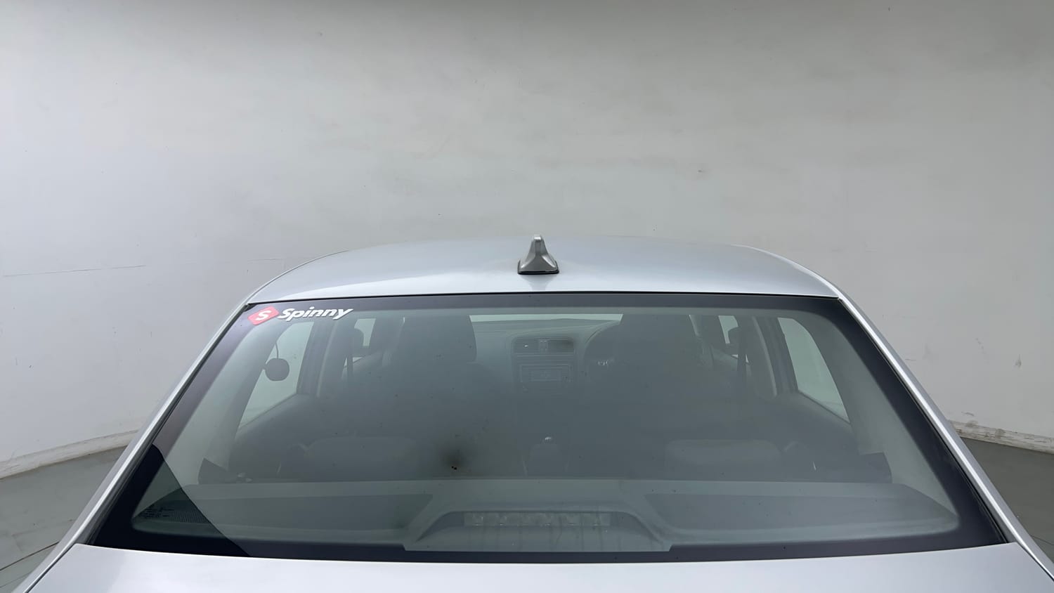 Used 2018 Volkswagen Ameo Trendline 1.0L (P) Petrol Manual exterior BACK WINDSHIELD VIEW