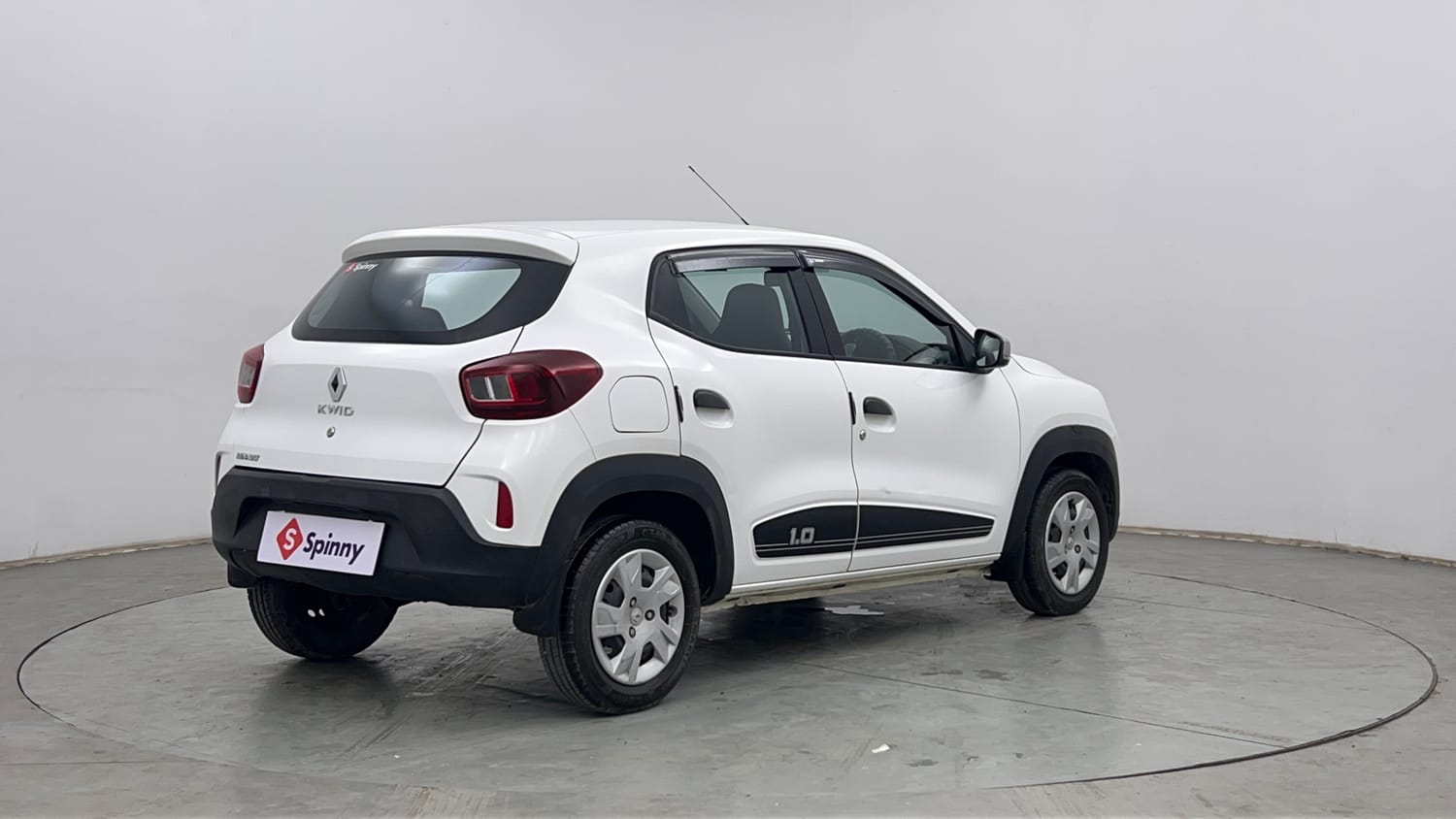 Used 2024 Renault Kwid RXT 1.0 AMT Petrol Automatic exterior RIGHT REAR CORNER VIEW