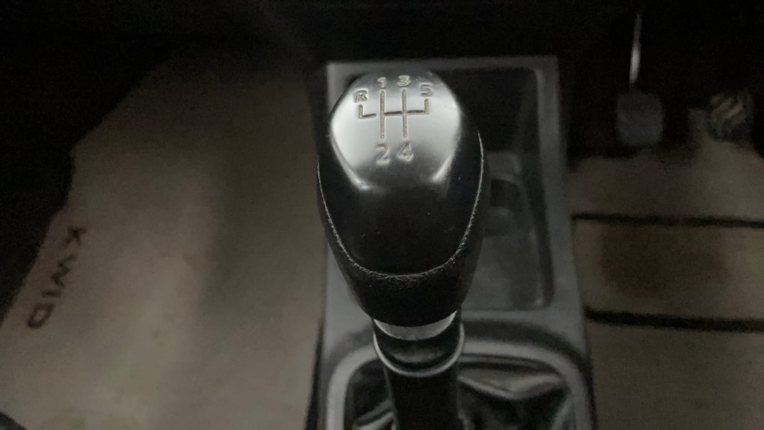 Used 2018 Renault Kwid RXL Petrol Manual interior GEAR  KNOB VIEW