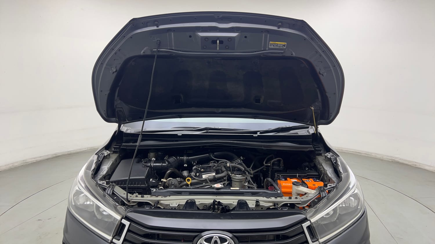 Used 2022 Toyota Innova Crysta GX 2.7 AT 7 STR Petrol Automatic engine ENGINE & BONNET OPEN FRONT VIEW
