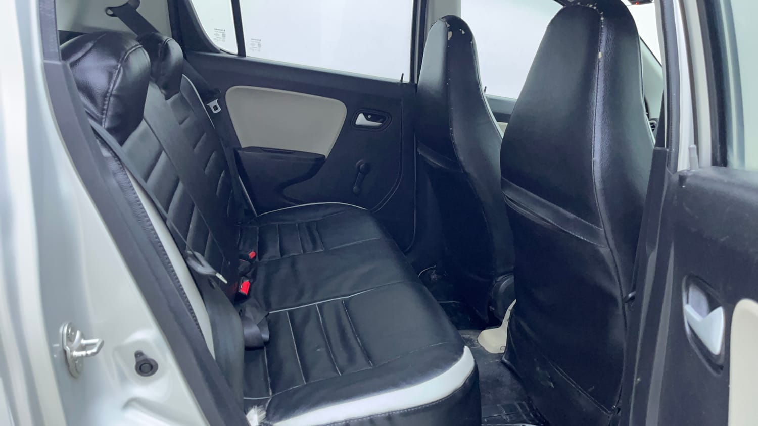 Used 2021 Maruti Suzuki Alto 800 LXi Petrol Manual interior RIGHT SIDE REAR DOOR CABIN VIEW