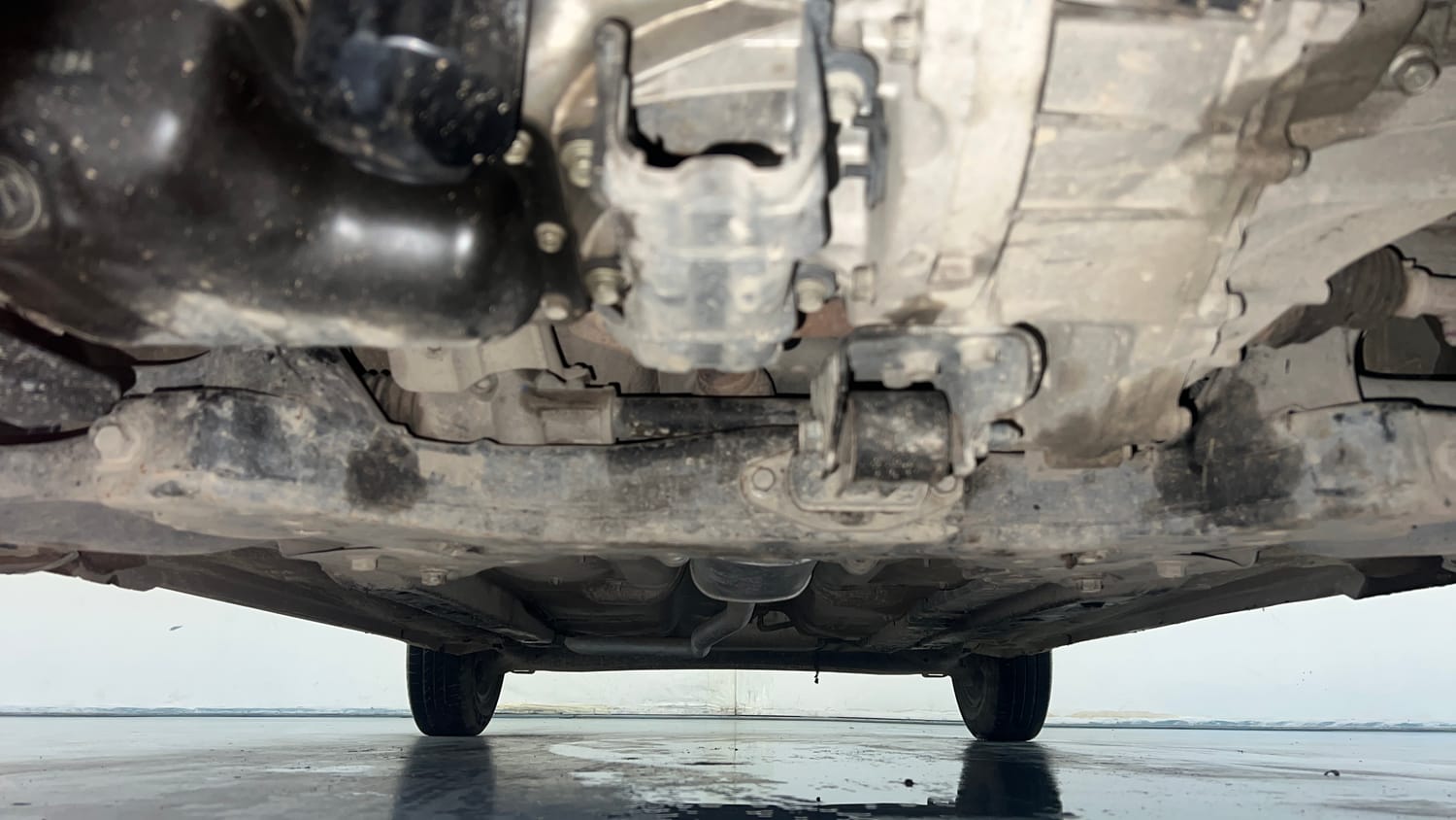 Used 2019 Hyundai Xcent S Petrol Manual extra FRONT LEFT UNDERBODY VIEW