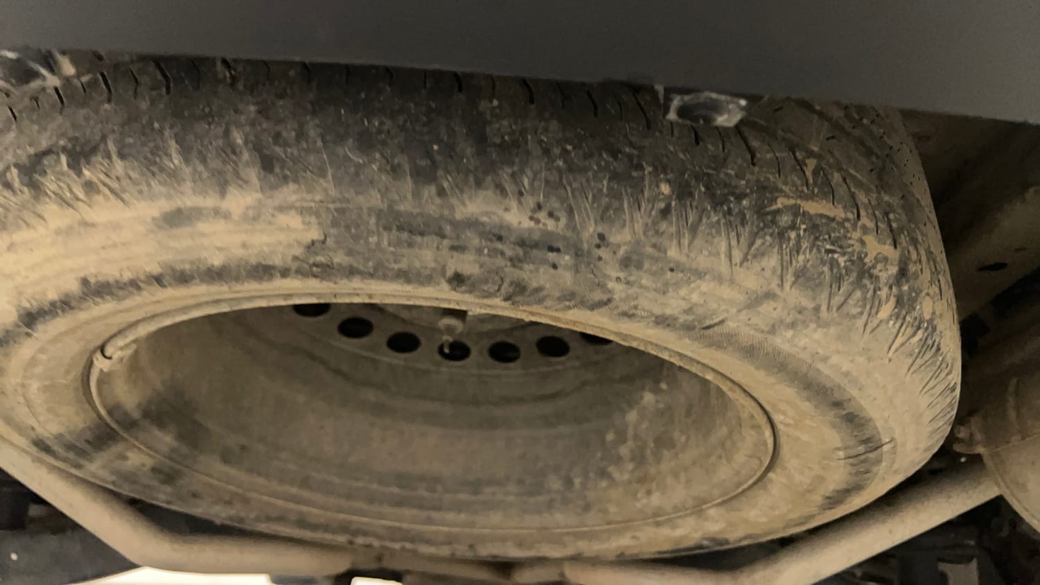 Used 2018 Mahindra XUV500 W11 Diesel Manual tyres SPARE TYRE VIEW