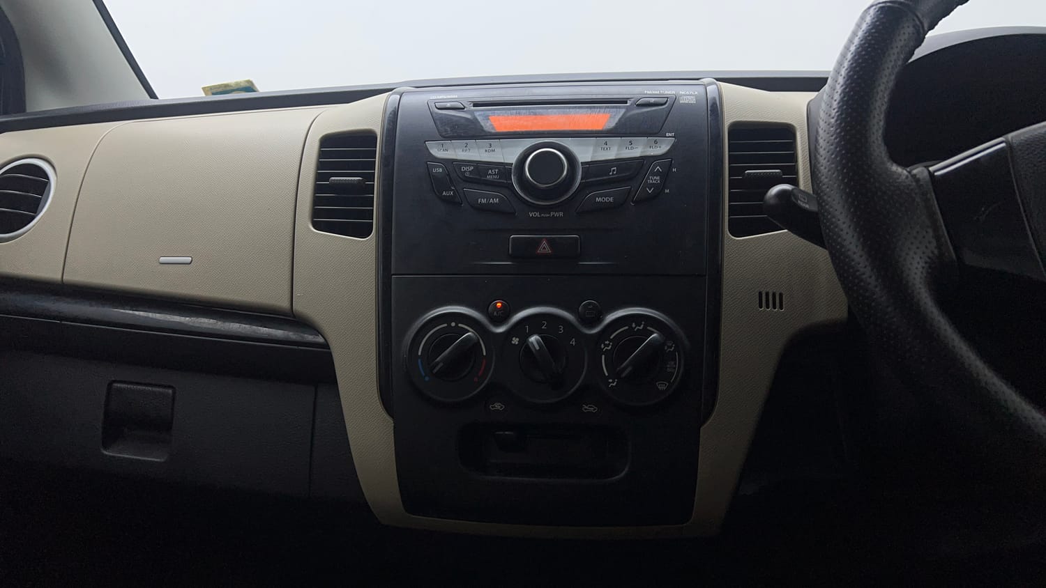 Used 2018 Maruti Suzuki Wagon R VXI Petrol Manual interior MUSIC SYSTEM & AC CONTROL VIEW
