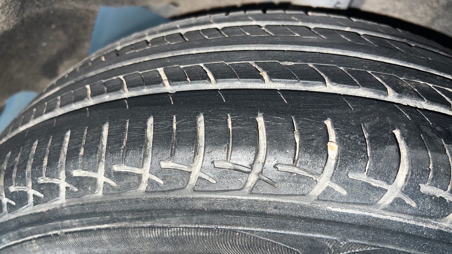 Used 2018 Maruti Suzuki Baleno Delta 1.2 Petrol Manual tyres RIGHT REAR TYRE TREAD VIEW