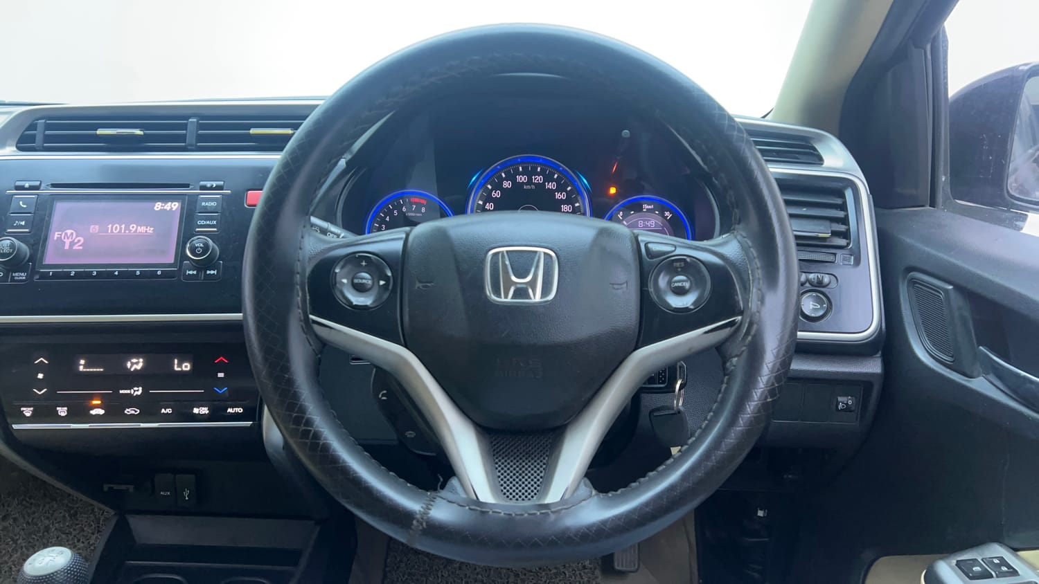 Used 2015 Honda City V Petrol Manual interior STEERING VIEW