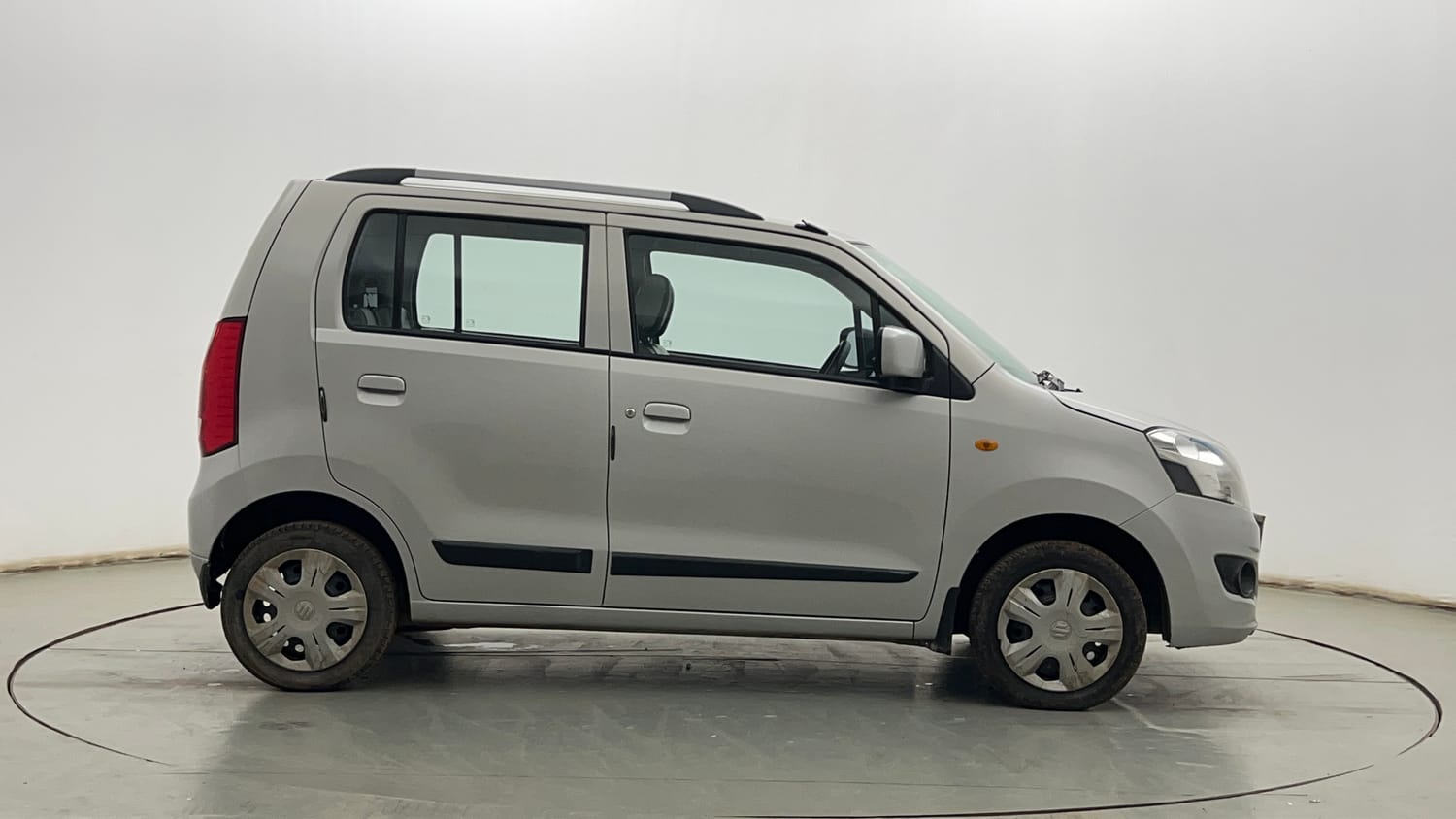 Used 2018 Maruti Suzuki Wagon R 1.0 VXI AMT (O) Petrol Automatic exterior RIGHT SIDE VIEW