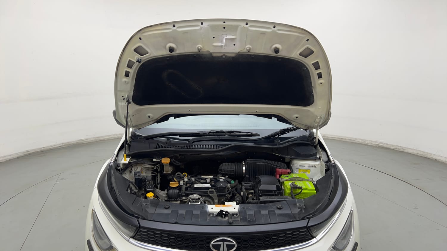 Used 2020 Tata Altroz XT Petrol Petrol Manual engine ENGINE & BONNET OPEN FRONT VIEW