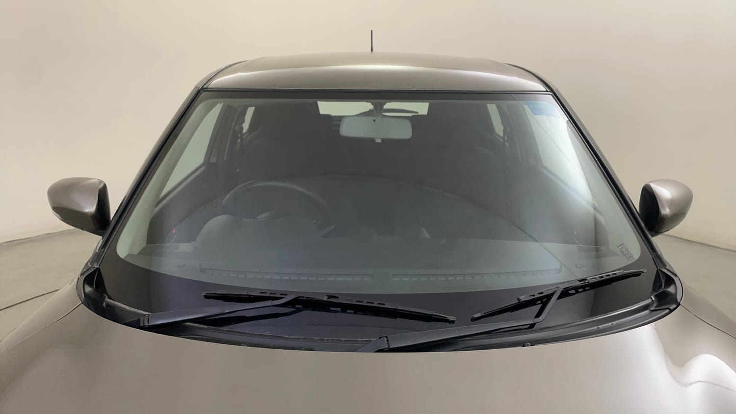Used 2023 Maruti Suzuki Swift ZXi AMT Petrol Automatic exterior FRONT WINDSHIELD VIEW