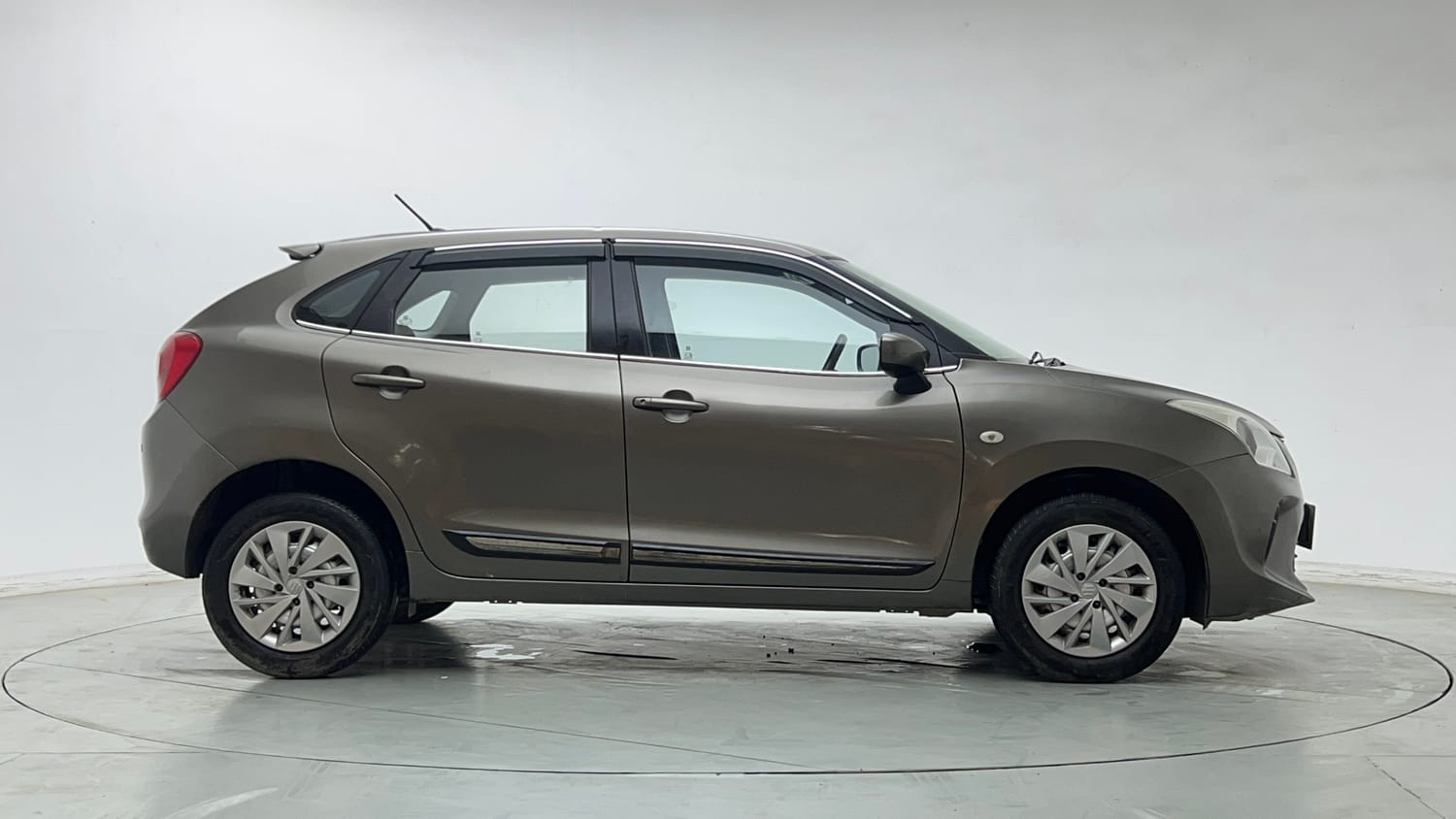 Used 2021 Maruti Suzuki Baleno Sigma Petrol Manual exterior RIGHT SIDE VIEW