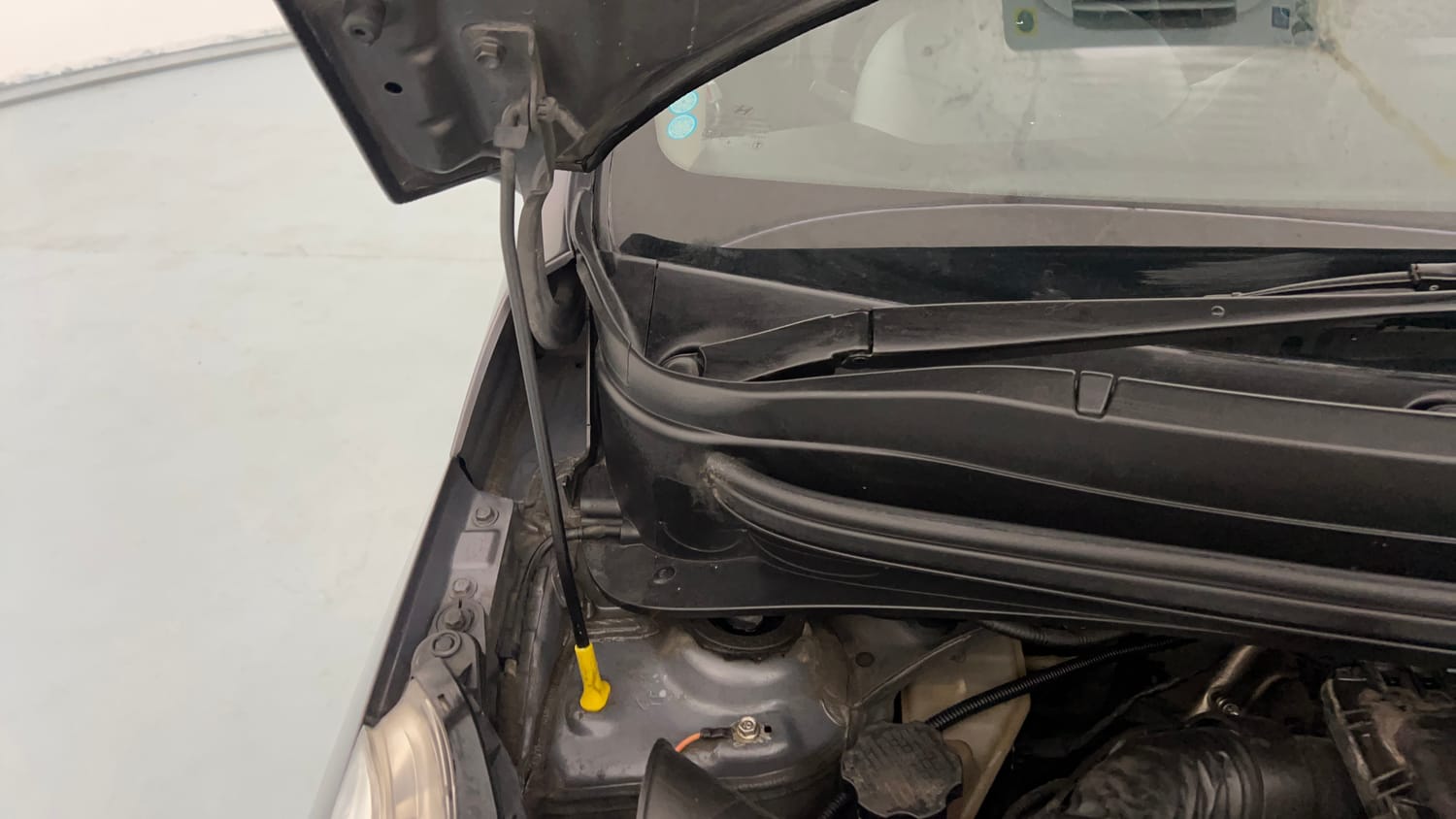 Used 2018 Hyundai Grand i10 Sportz 1.2 Kappa VTVT Petrol Manual engine ENGINE RIGHT SIDE HINGE & APRON VIEW