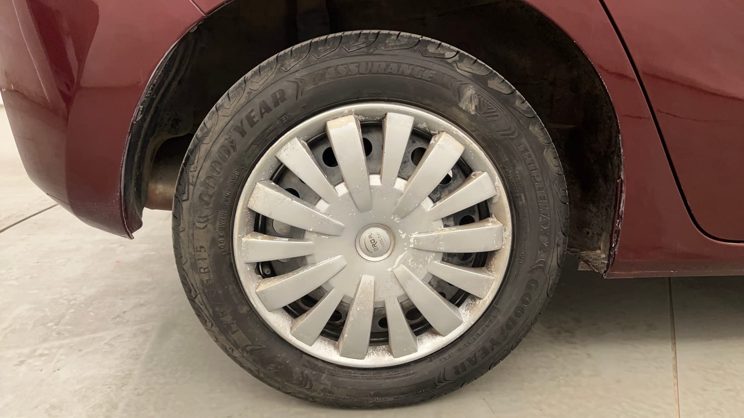 Used 2015 Honda Jazz SV Petrol Petrol Manual tyres RIGHT REAR TYRE RIM VIEW