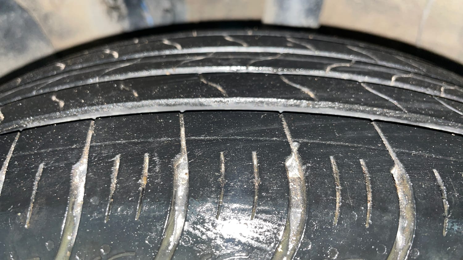 Used 2024 Hyundai Creta 1.5 MPi Petrol MT EX Petrol Manual tyres LEFT FRONT TYRE TREAD VIEW