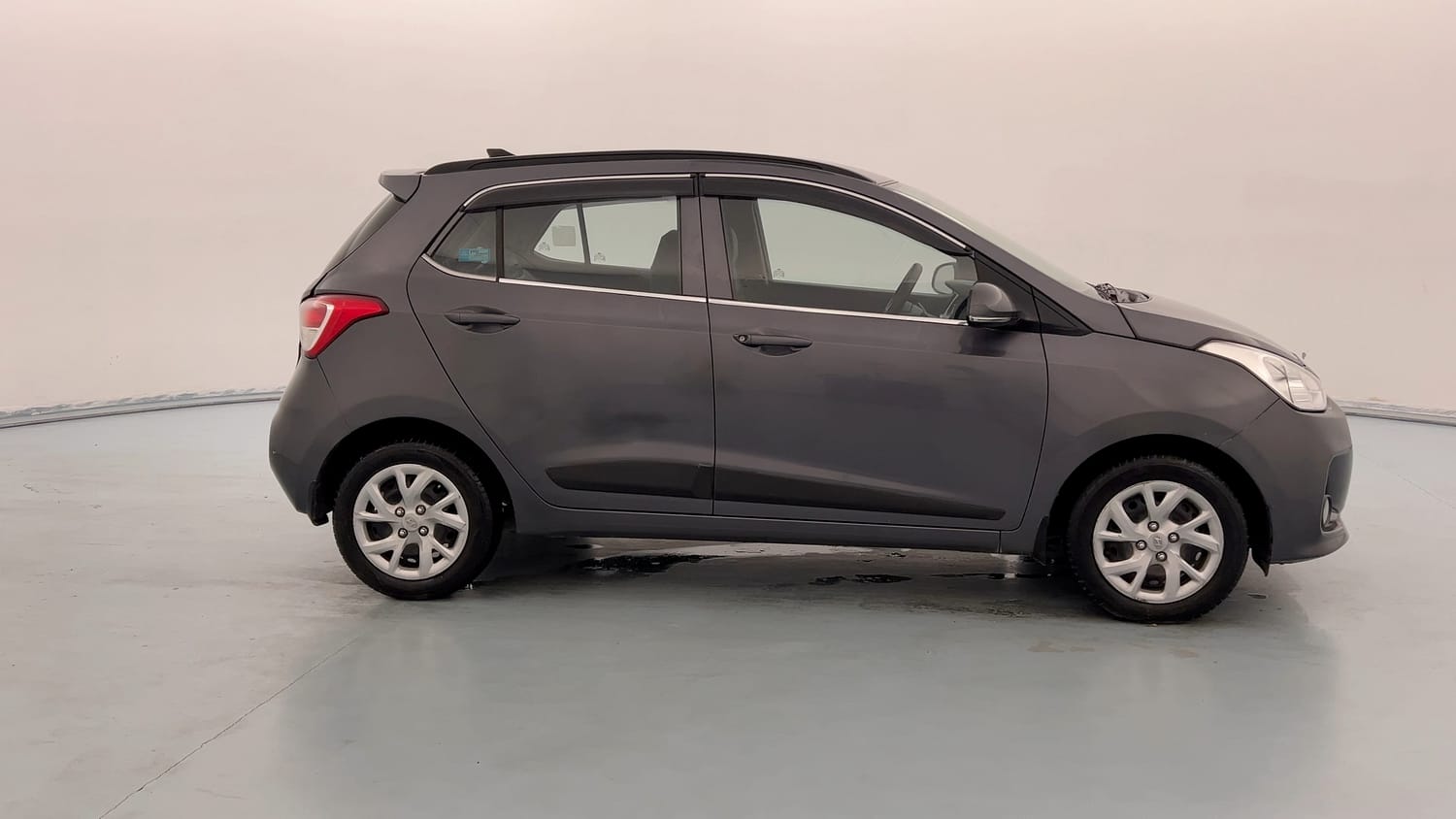 Used 2018 Hyundai Grand i10 Sportz 1.2 Kappa VTVT Petrol Manual exterior RIGHT SIDE VIEW