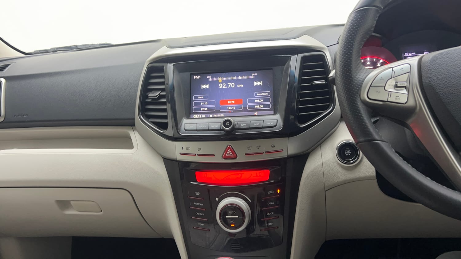 Used 2022 Mahindra XUV 300 W8 (O) 1.2 Petrol AMT Petrol Automatic interior MUSIC SYSTEM & AC CONTROL VIEW