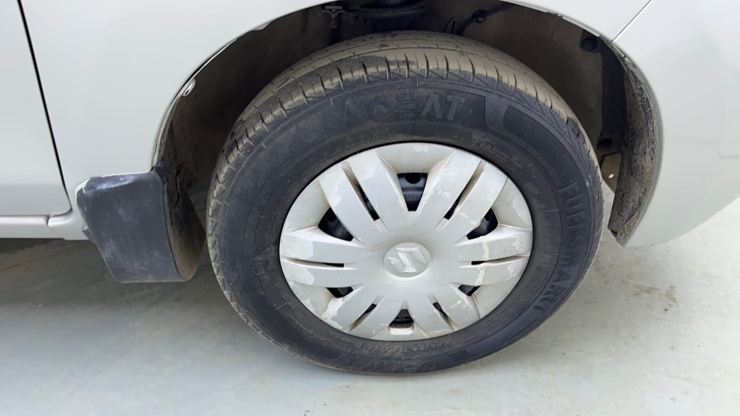 Used 2021 Maruti Suzuki Alto 800 LXi Petrol Manual tyres RIGHT FRONT TYRE RIM VIEW