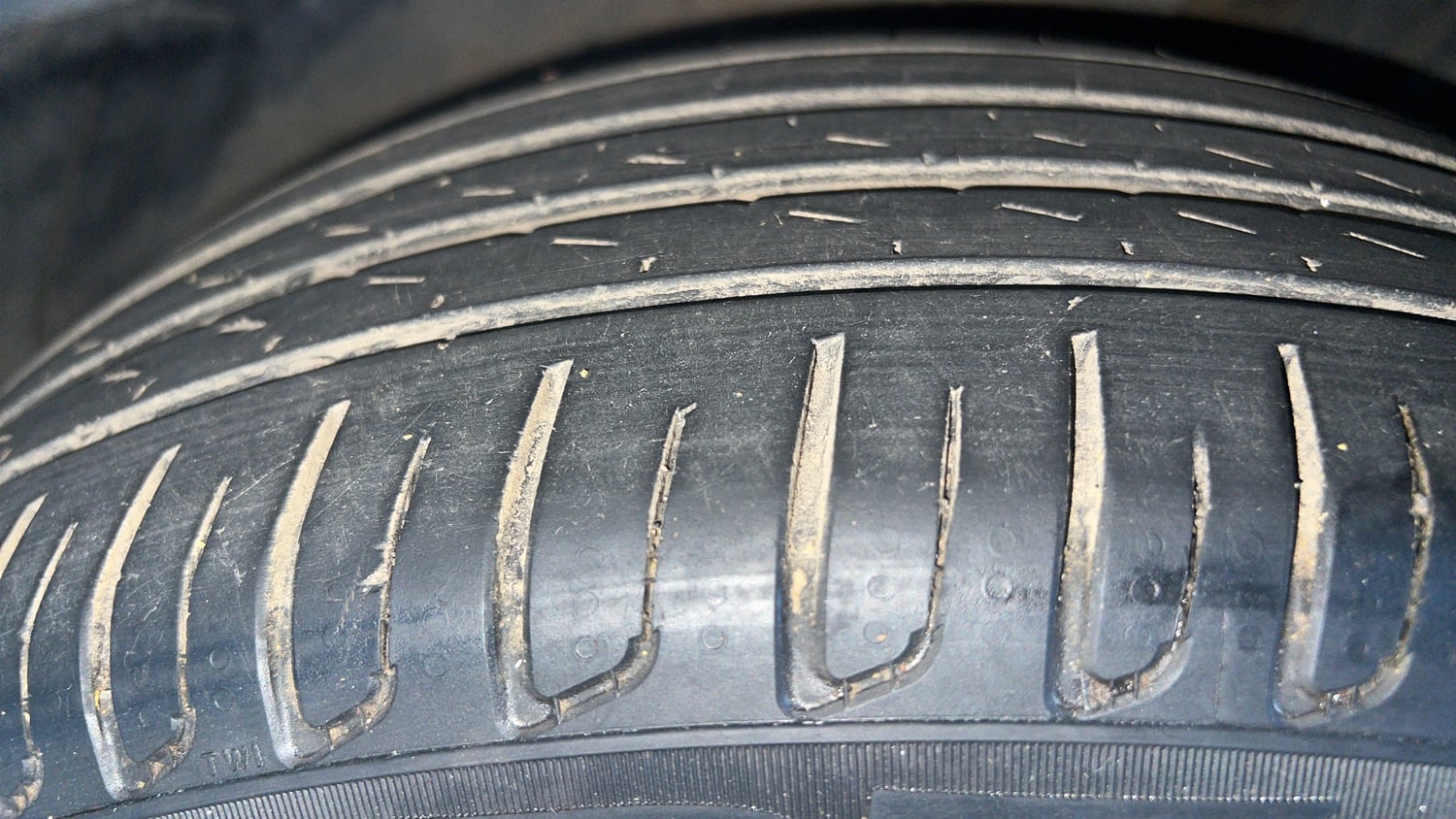 Used 2021 Mercedes-Benz A-Class Limousine 200 Petrol Automatic tyres LEFT FRONT TYRE TREAD VIEW