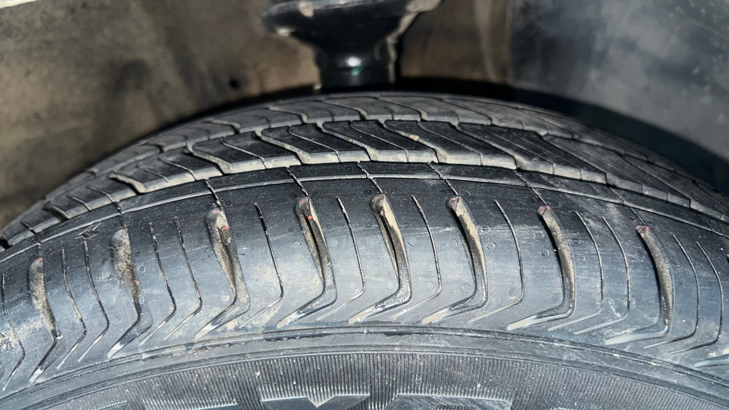 Used 2019 Maruti Suzuki Wagon R ZXi 1.2 AMT Petrol Automatic tyres RIGHT FRONT TYRE TREAD VIEW