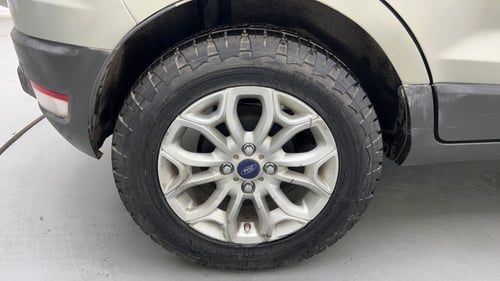 Used 2015 Ford EcoSport Titanium 1.5 Ti-VCT Petrol Manual tyres RIGHT REAR TYRE RIM VIEW