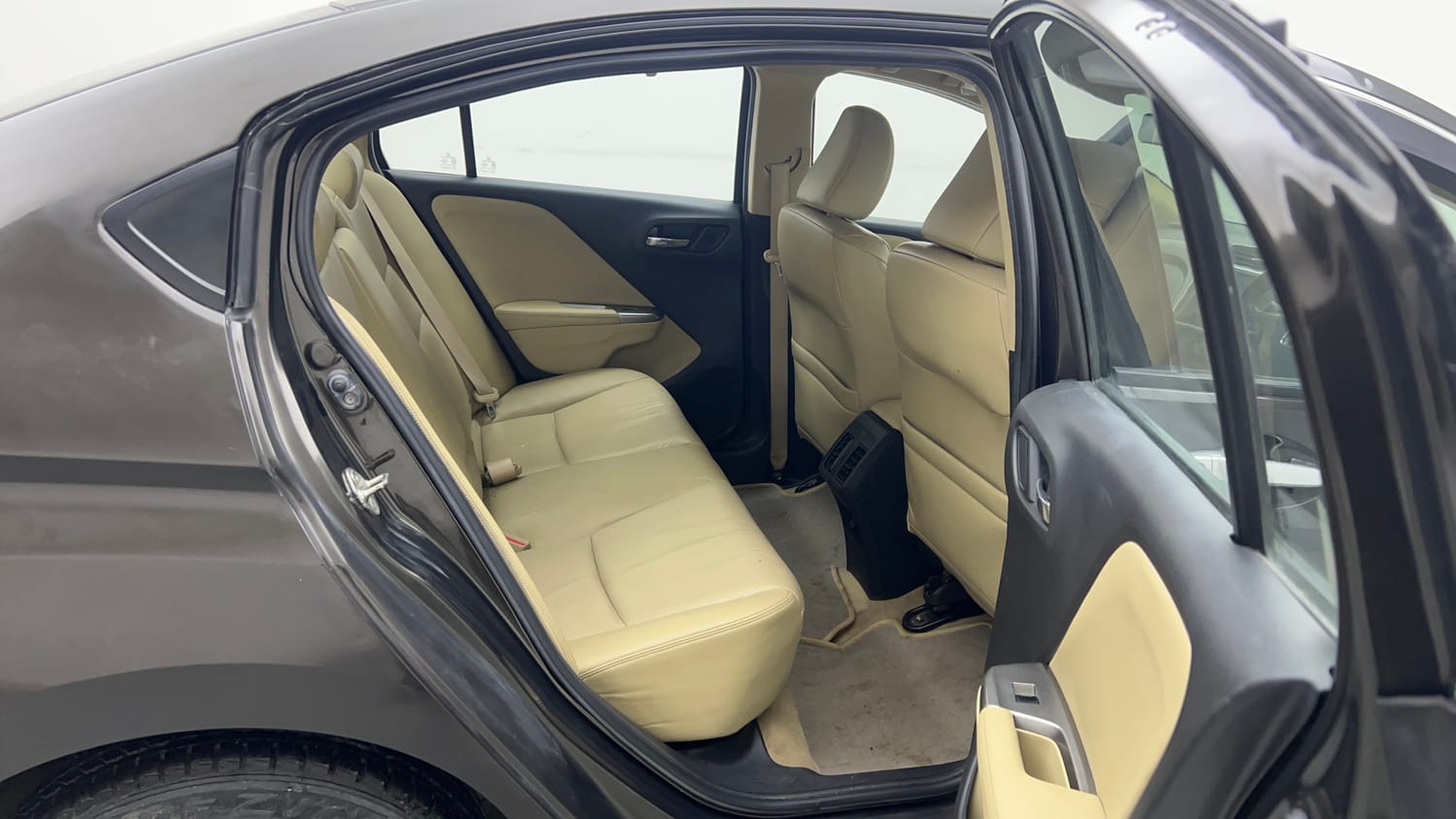 Used 2016 Honda City VX Petrol Manual interior RIGHT SIDE REAR DOOR CABIN VIEW