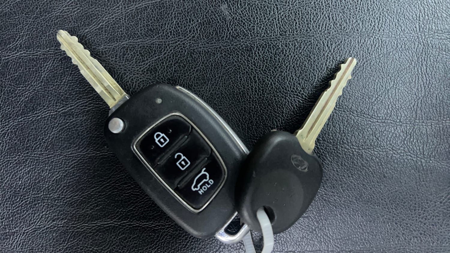 Used 2019 Hyundai Elite i20 Sportz Plus 1.2 Petrol Manual extra CAR KEY VIEW
