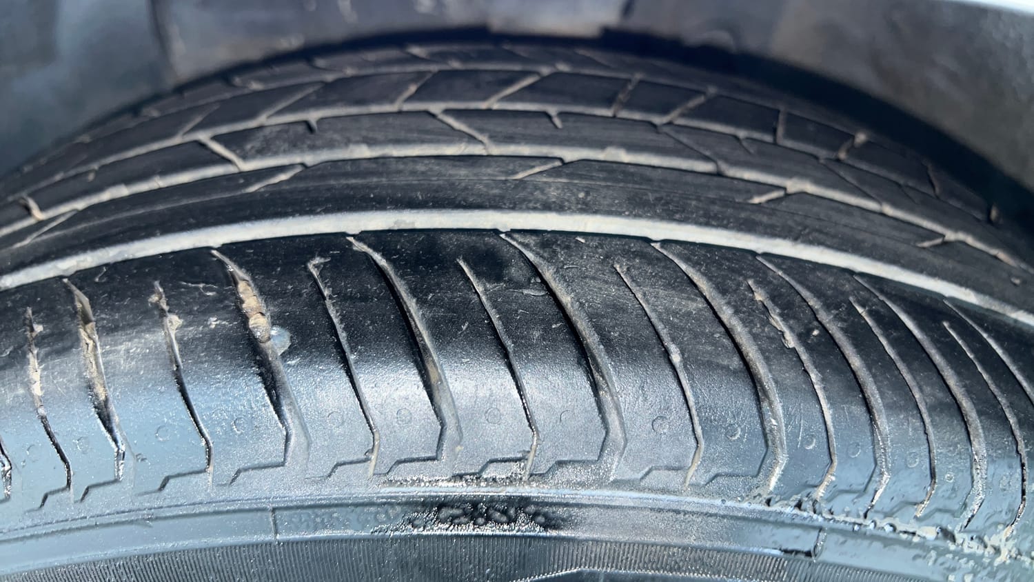 Used 2015 Hyundai Elite i20 Asta 1.2 Petrol Manual tyres LEFT FRONT TYRE TREAD VIEW